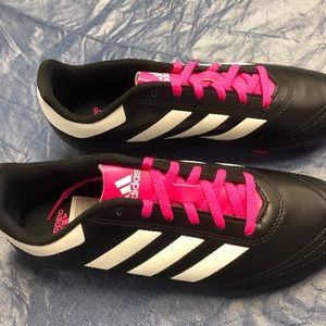 ADIDAS YOUTH GIRLS SOCCER CLEATS SIZE4.5